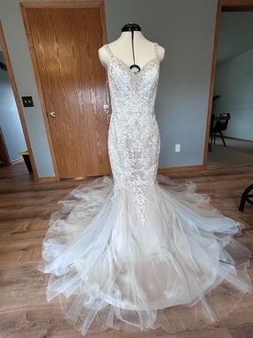 Moonlight Bridal Ivory Lace Mermaid Wedding Dress